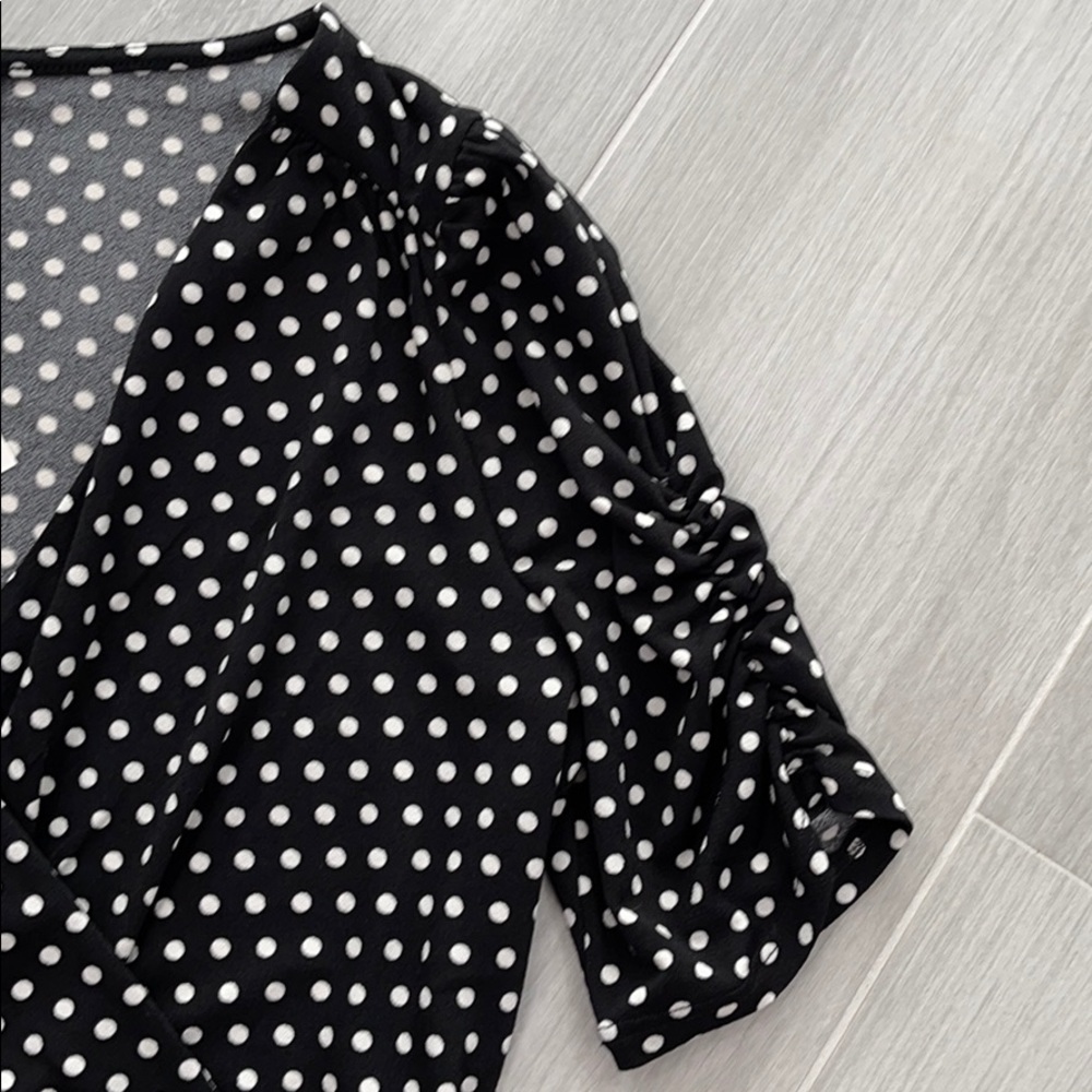 Express Flutter Peplum Top - Picture 3 of 4